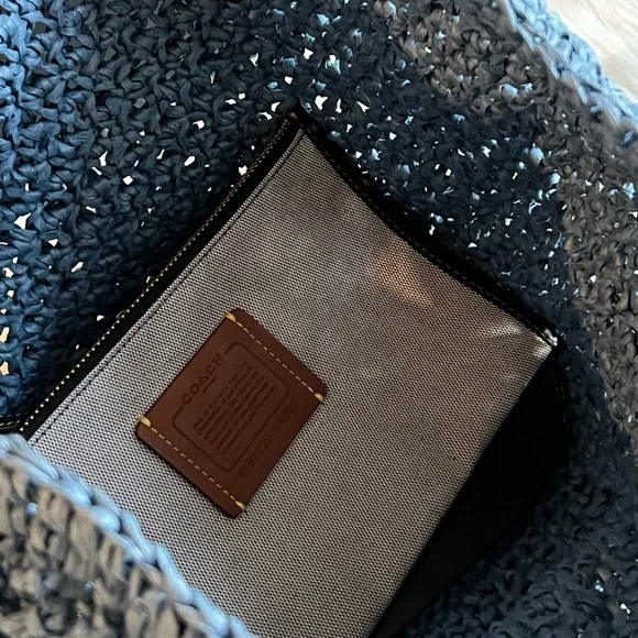 💰SOLD - CA035 - Coach Small Tote with Strawberry Embroidery - Picture 8 of 10